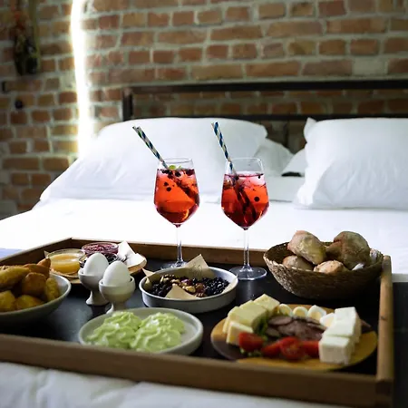 Kazerma E Cerenit 3* Surrel