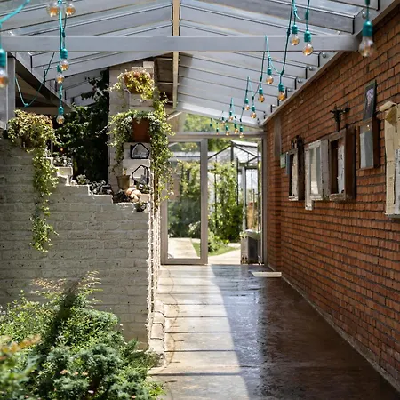 Kazerma E Cerenit Otel Surrel