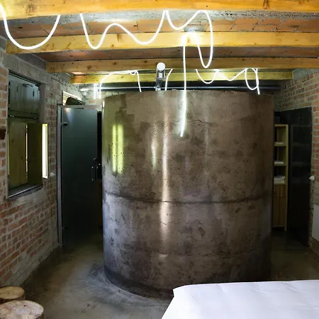 Kazerma E Cerenit מלון 3*