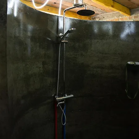 Kazerma E Cerenit מלון Surrel