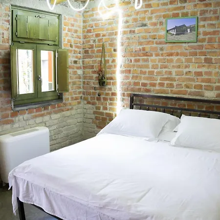 Kazerma E Cerenit Otel Surrel