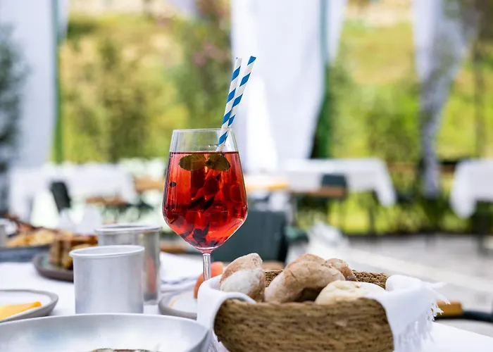 Hotel Kazerma E Cerenit Surrel