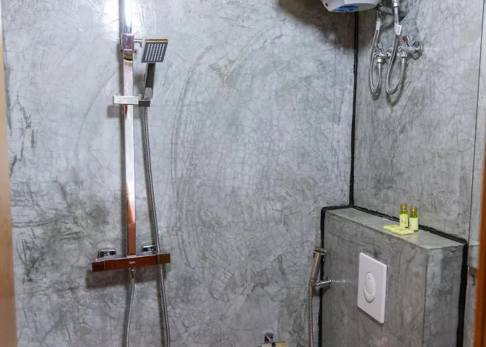 Kazerma E Cerenit Hotel