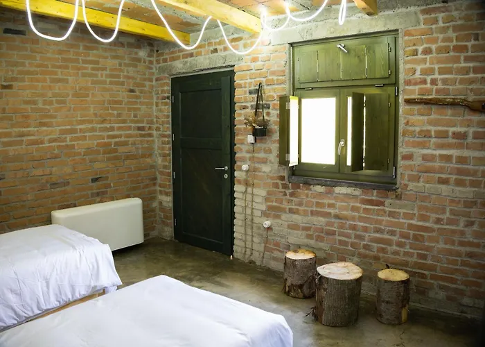 Kazerma E Cerenit Hotel