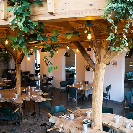 Hotel Kazerma E Cerenit Surrel