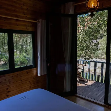 Kazerma E Cerenit Hotel Surrel