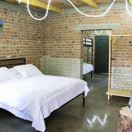 Kazerma E Cerenit 3* Surrel