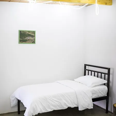 Kazerma E Cerenit Hotel Surrel