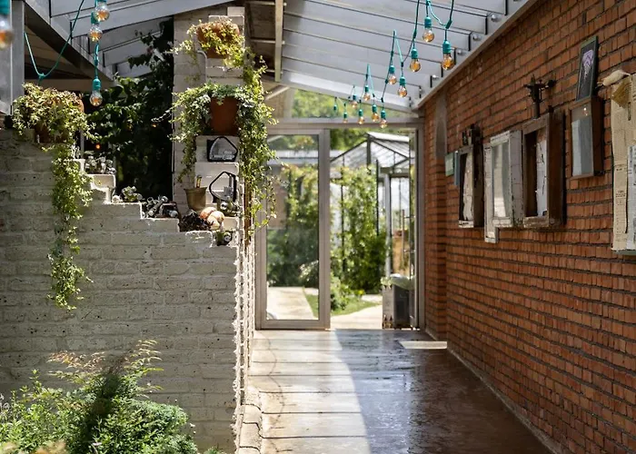 Kazerma E Cerenit Hotel Surrel